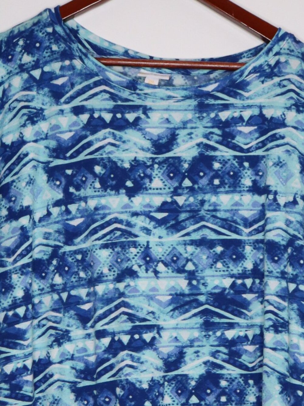 LuLaRoe Leah Tunic Top Womens 3XL Blue Aztec Stretch Relaxed Fit S/S Shirt